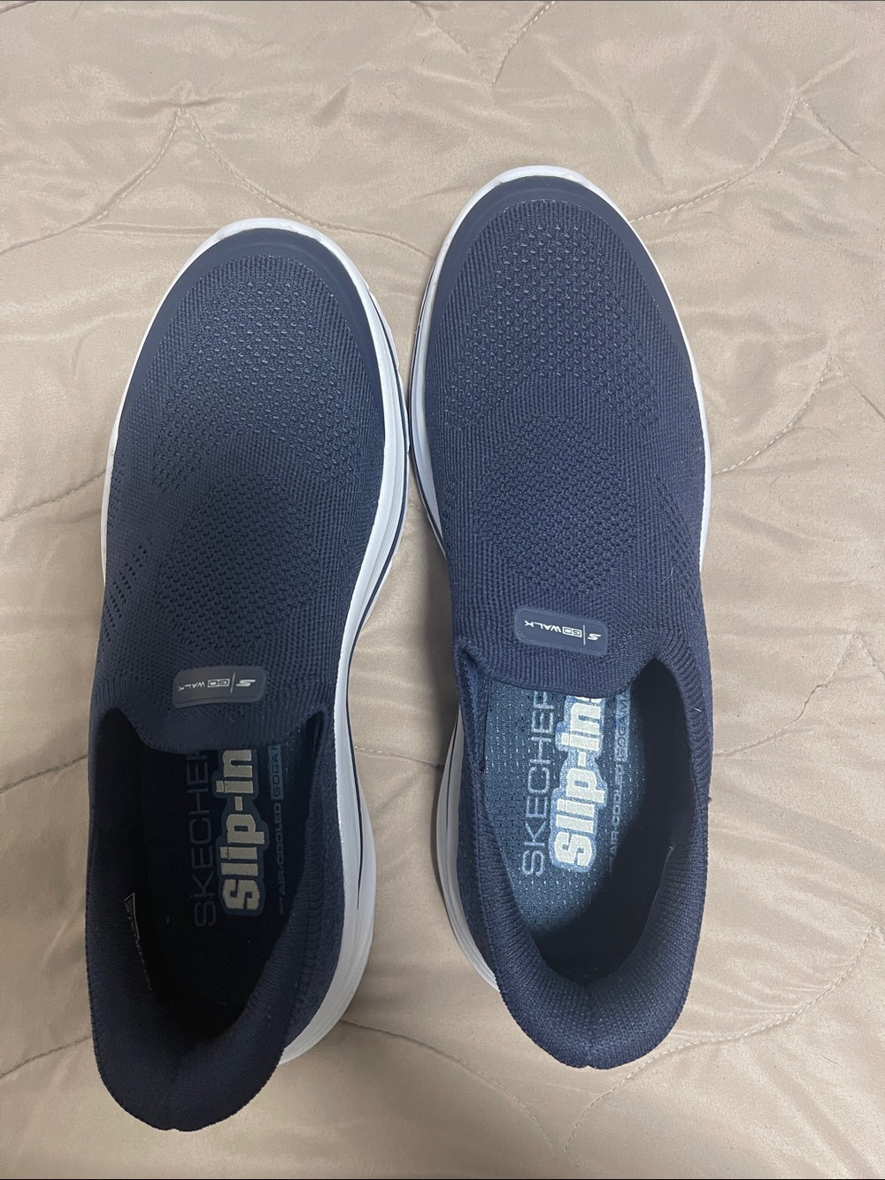Skechers Women’s Navy Slip-On Knit Sneakers
(New)